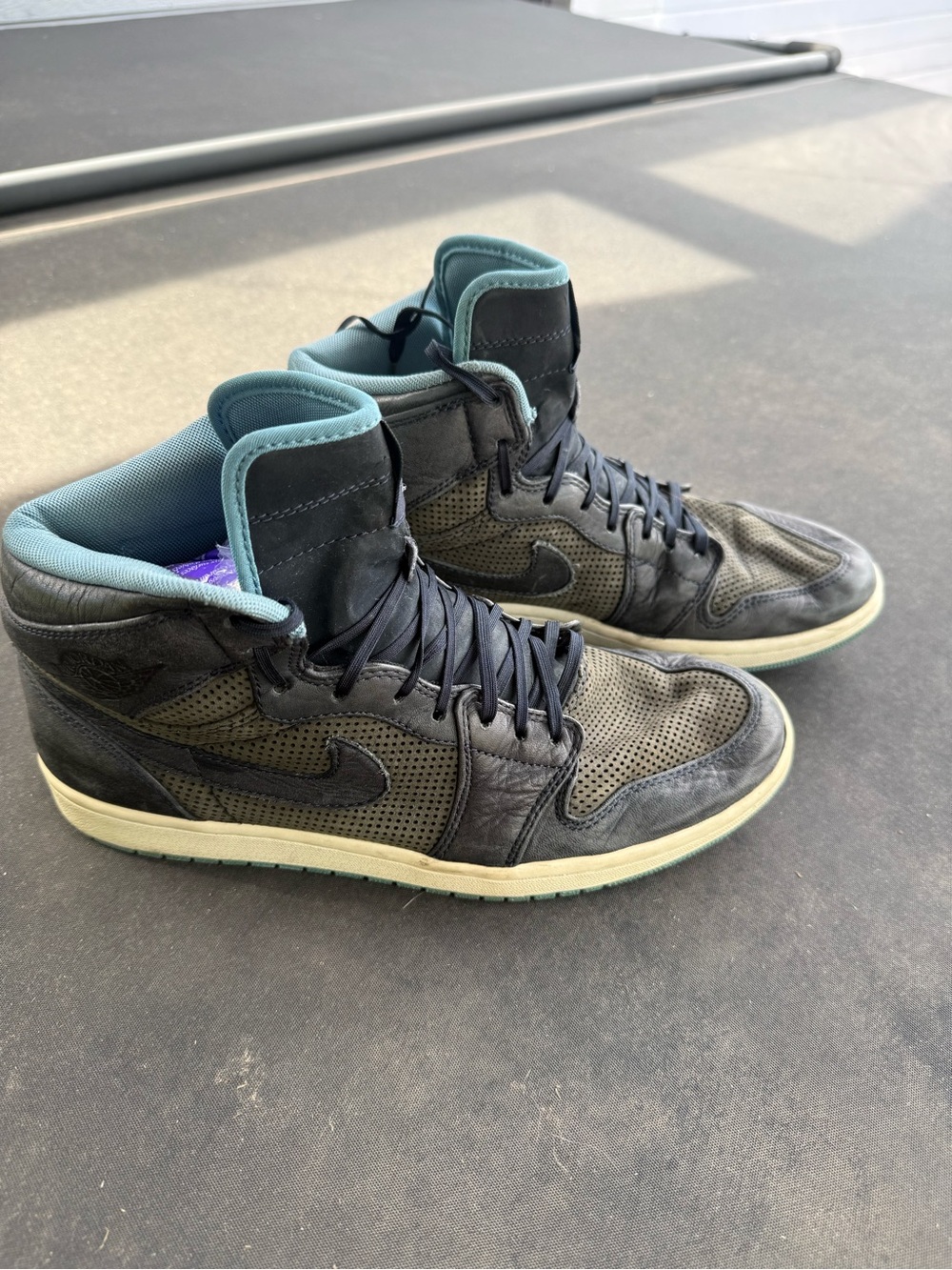 Men’s Nike Air Jordan Retro Hi Premier in Dark Blue  *no tags inside* fits sz 10